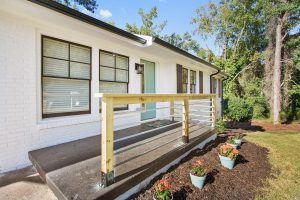 3187 Bonway Dr Decatur 30032 Hauszwei Homes horizontal porch railing